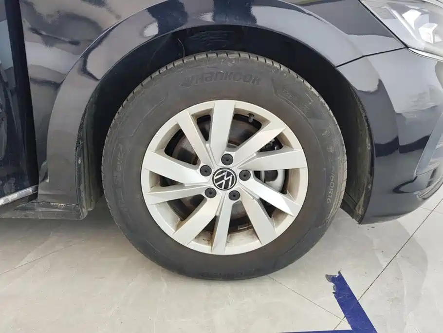 Volkswagen Passat — фото 6