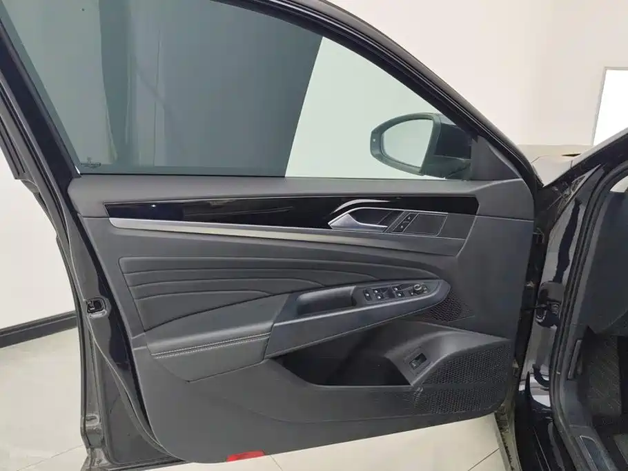 Volkswagen Passat — фото 7