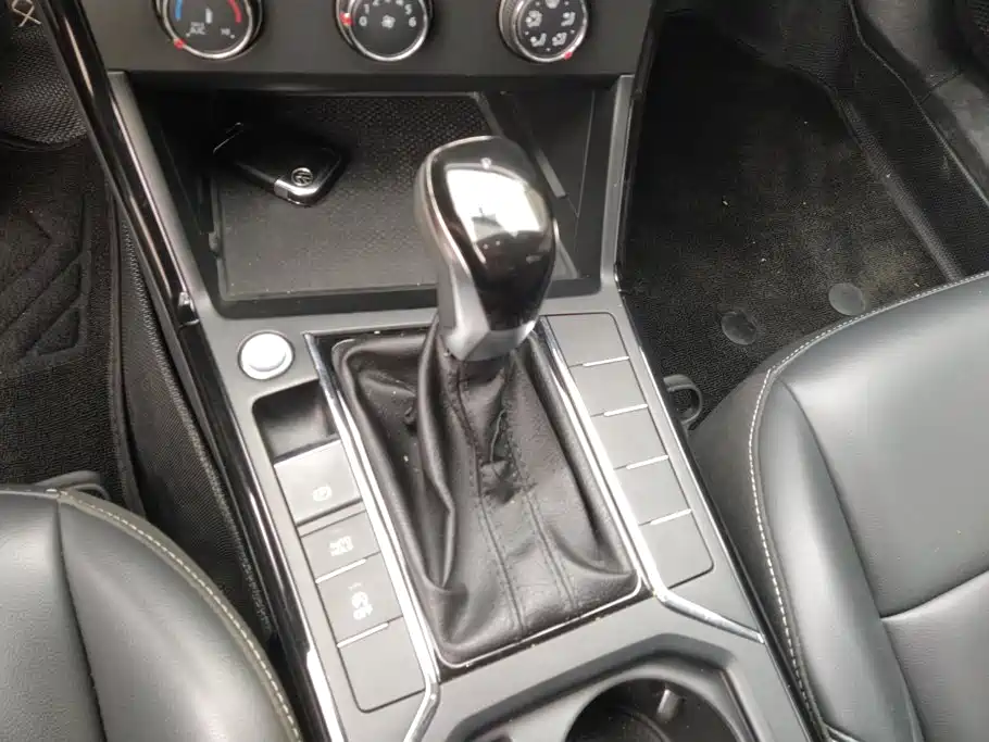 Volkswagen Passat — фото 16