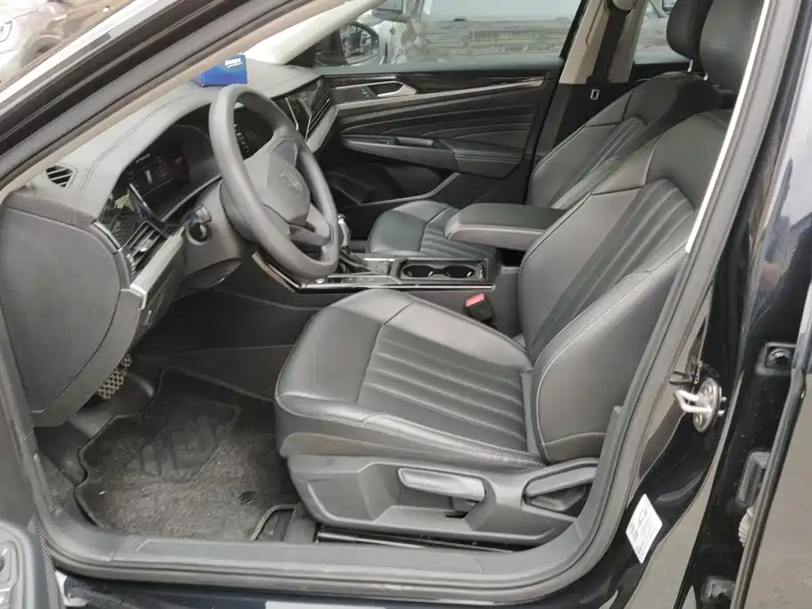 Volkswagen Passat — фото 9