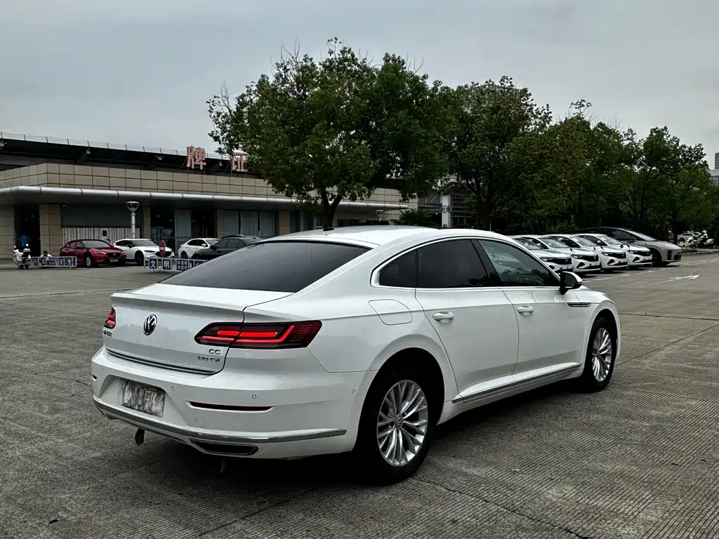 Volkswagen CC — фото 6