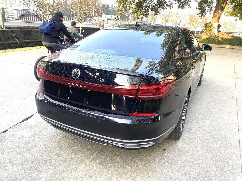 Volkswagen Passat — фото 10