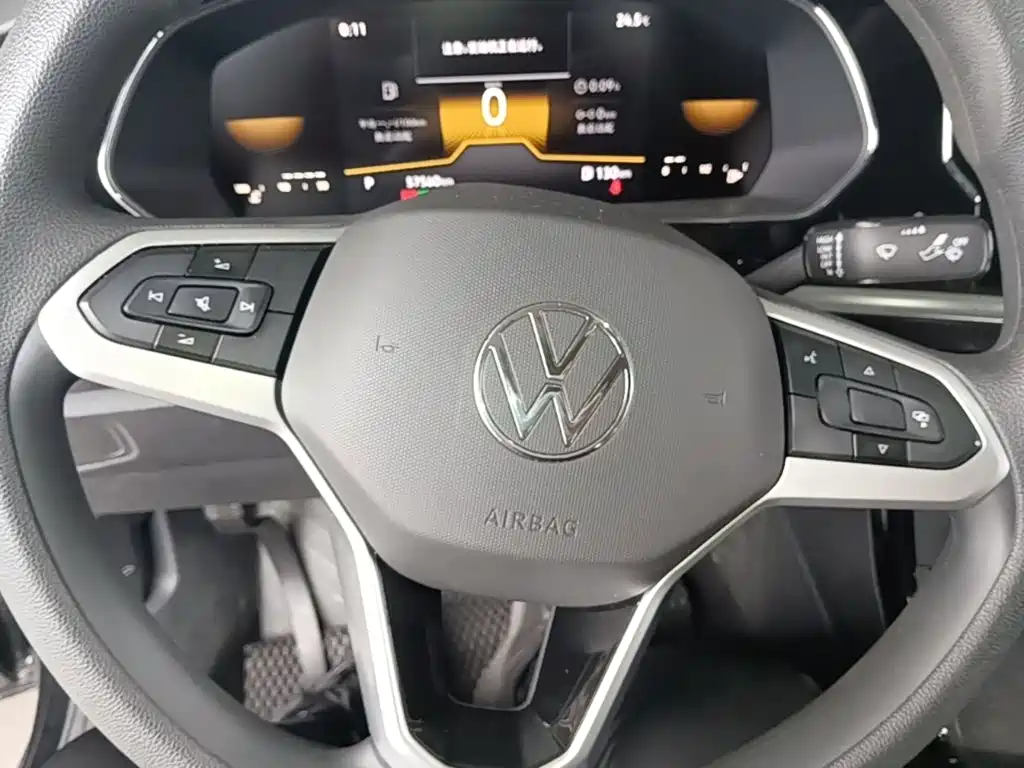 Volkswagen Passat — фото 11