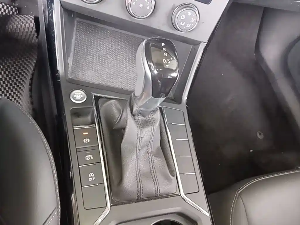 Volkswagen Passat — фото 14