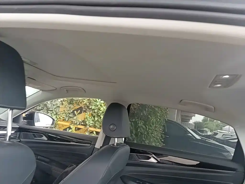 Volkswagen Passat — фото 18