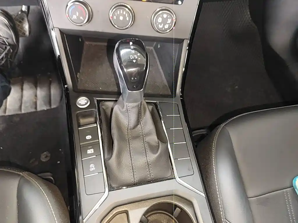 Volkswagen Passat — фото 14