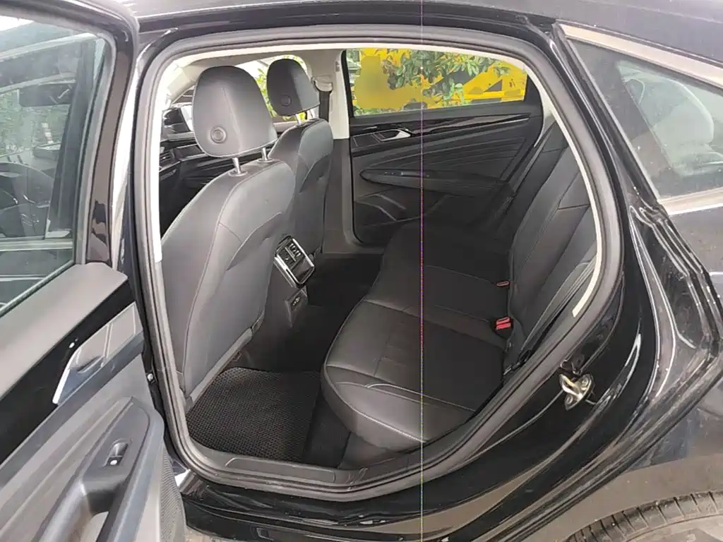 Volkswagen Passat — фото 17