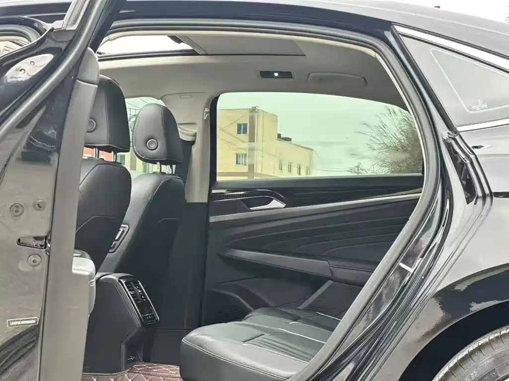 Volkswagen Passat — фото 6