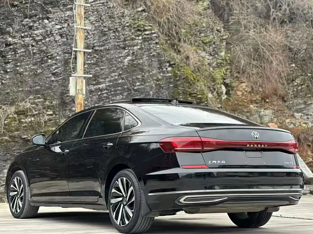 Volkswagen Passat — фото 7