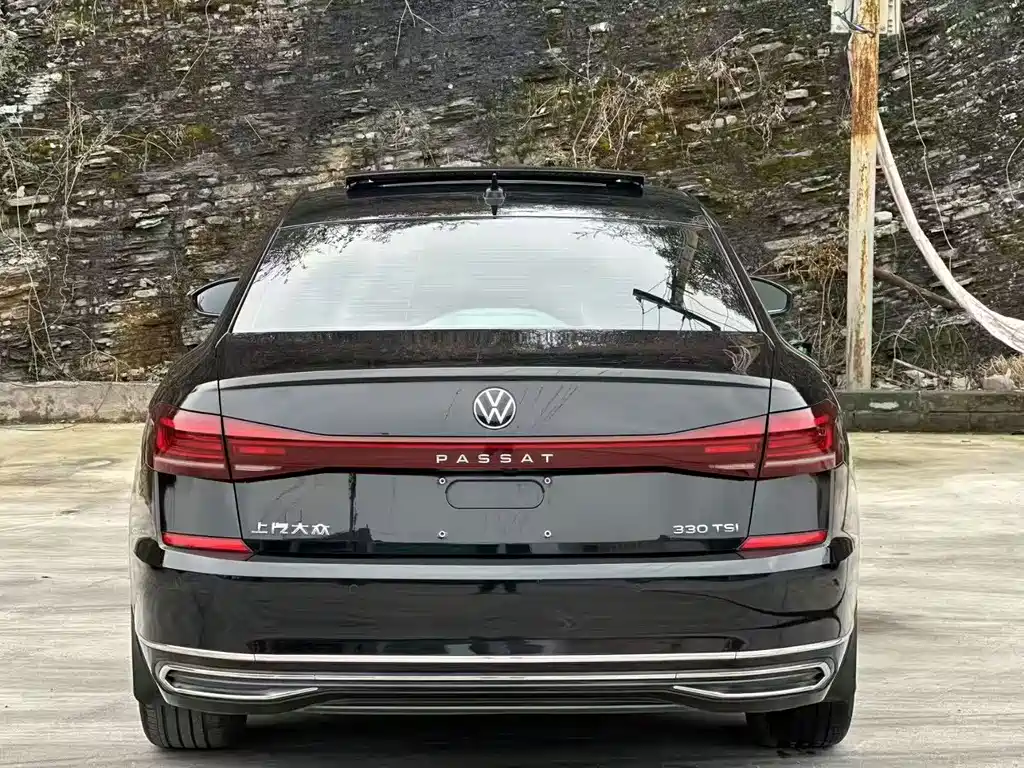 Volkswagen Passat — фото 8