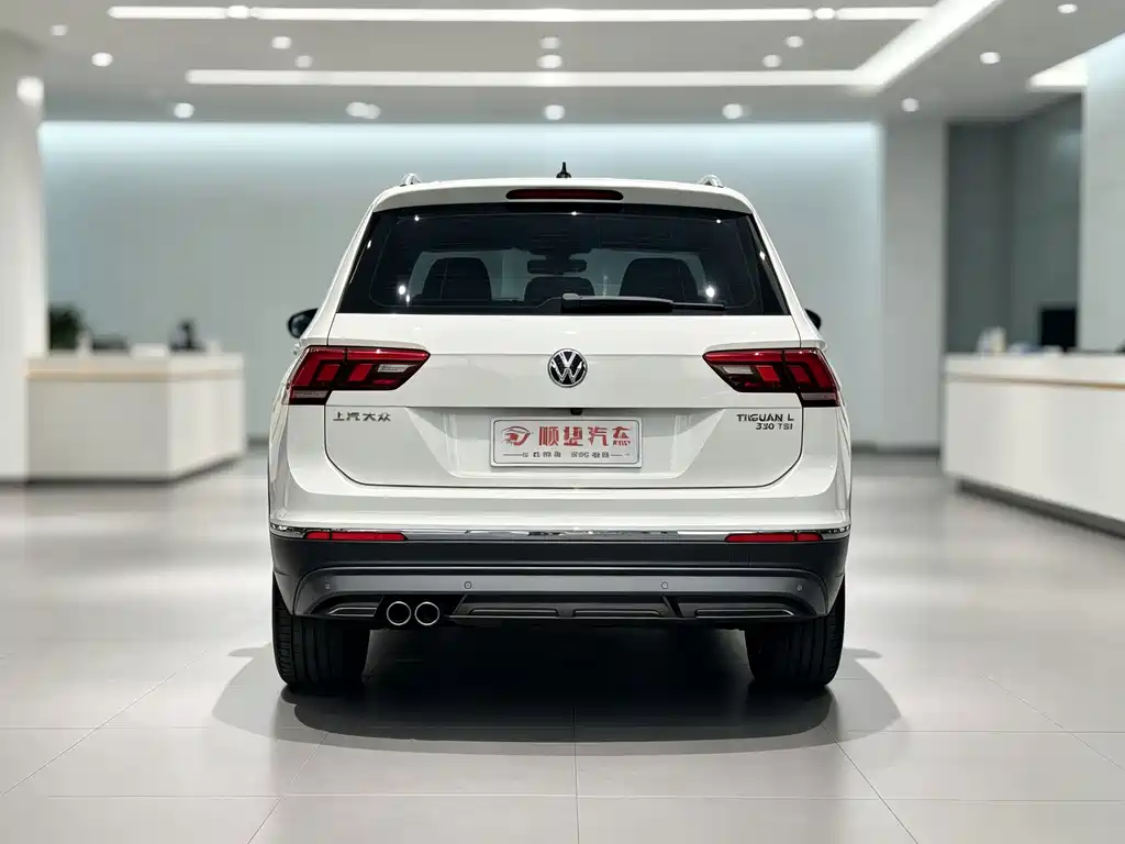 Volkswagen Tiguan L — фото 10