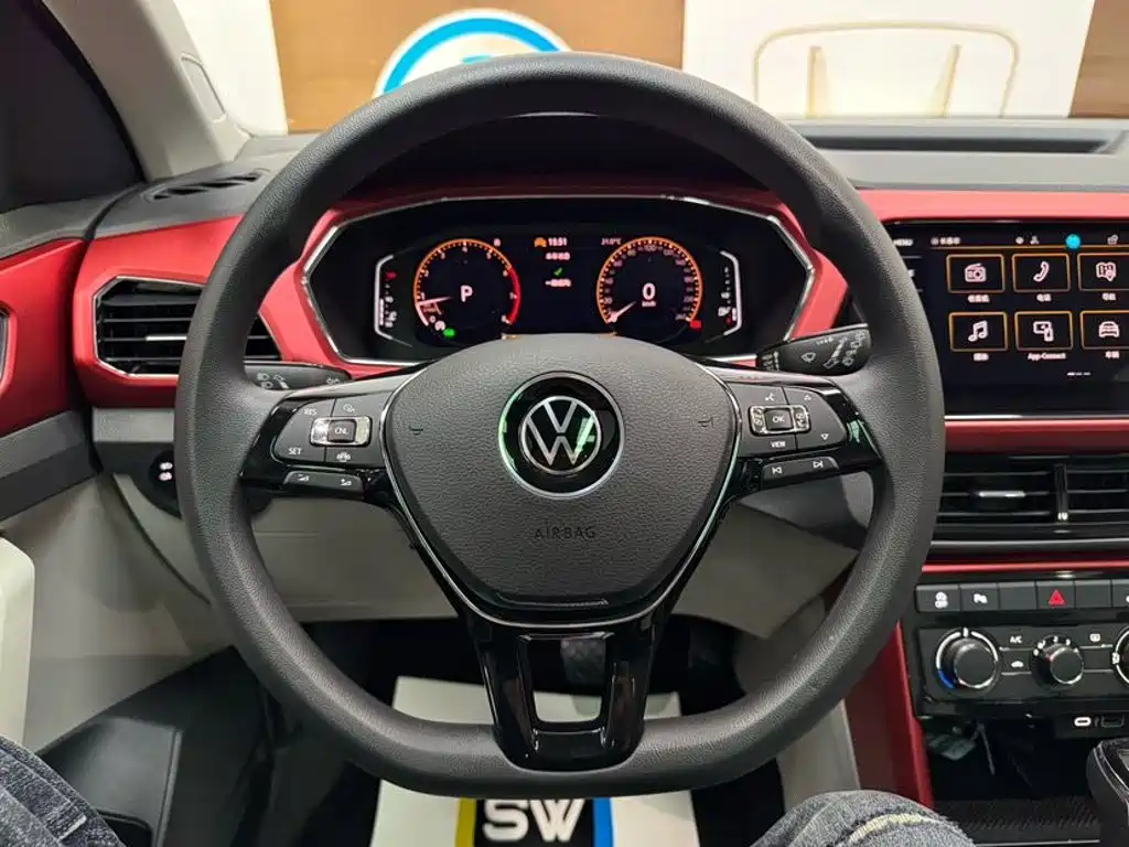 Volkswagen T-Cross — фото 11