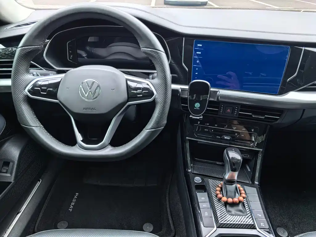 Volkswagen Passat — фото 14