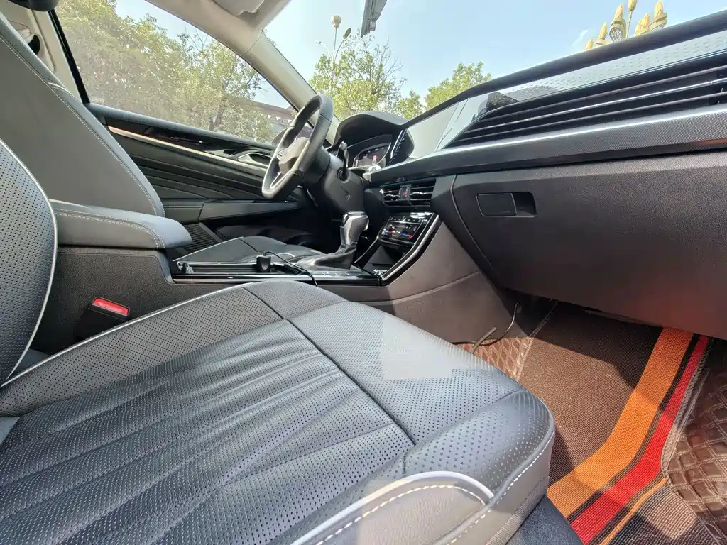 Volkswagen Passat — фото 16