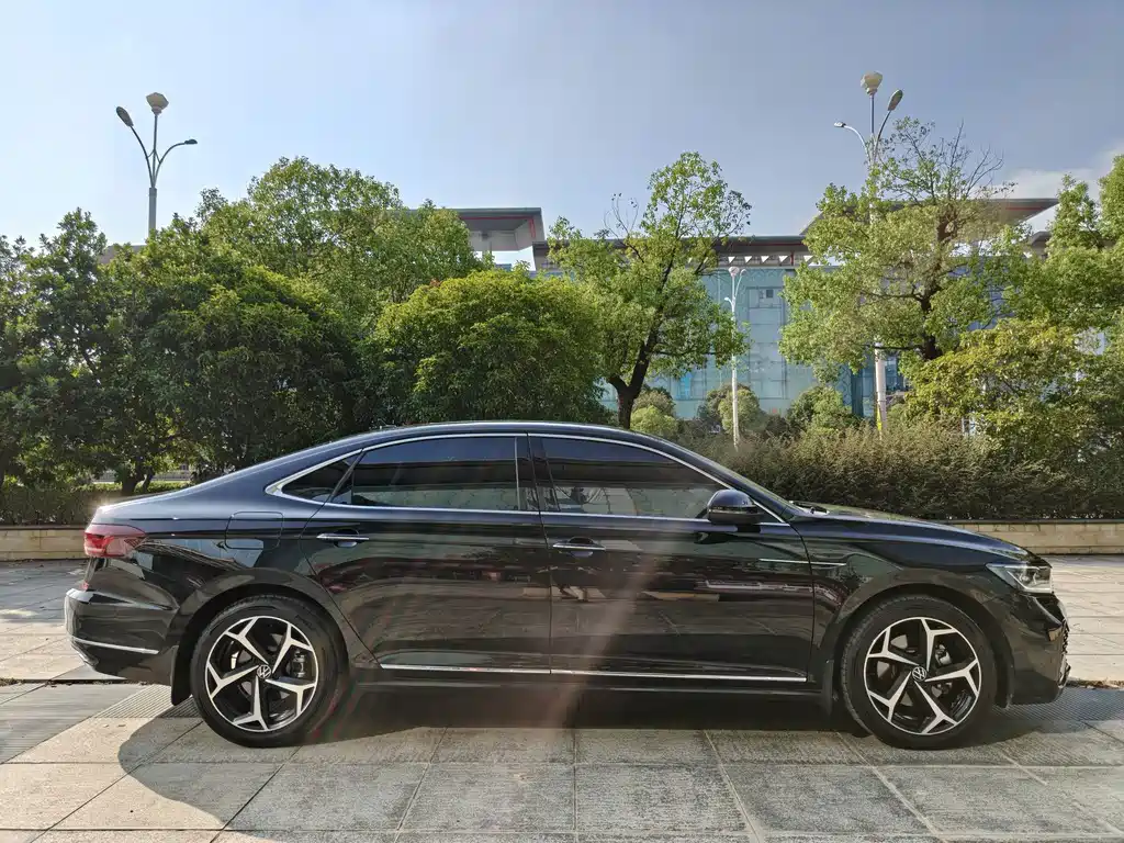 Volkswagen Passat — фото 7