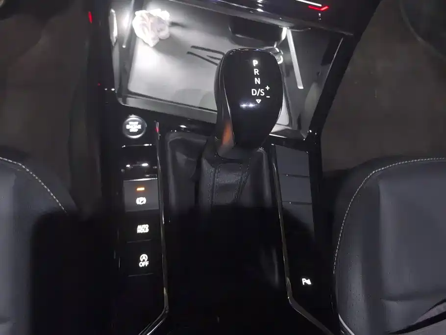 Volkswagen Passat — фото 16