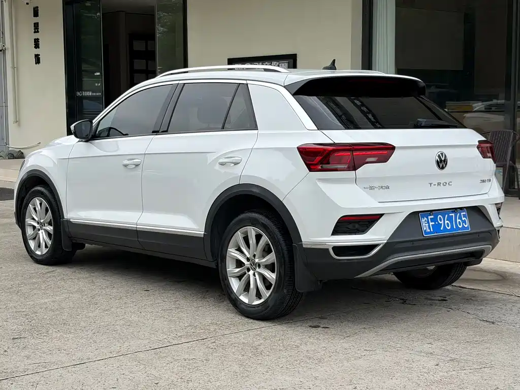 Volkswagen T-Roc — фото 4