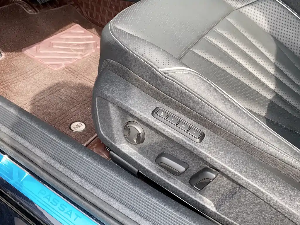 Volkswagen Passat — фото 11
