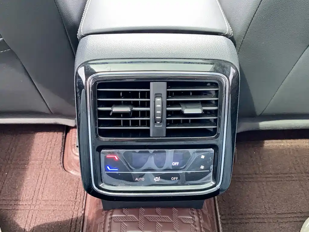Volkswagen Passat — фото 16