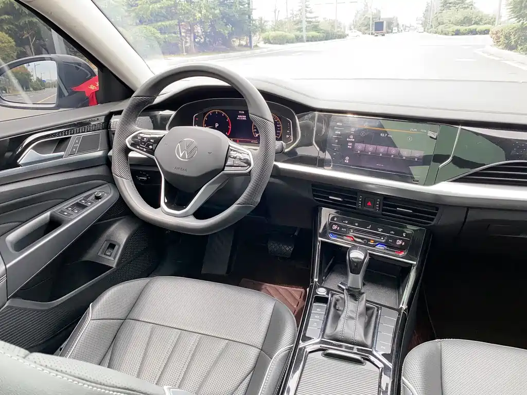 Volkswagen Passat — фото 17