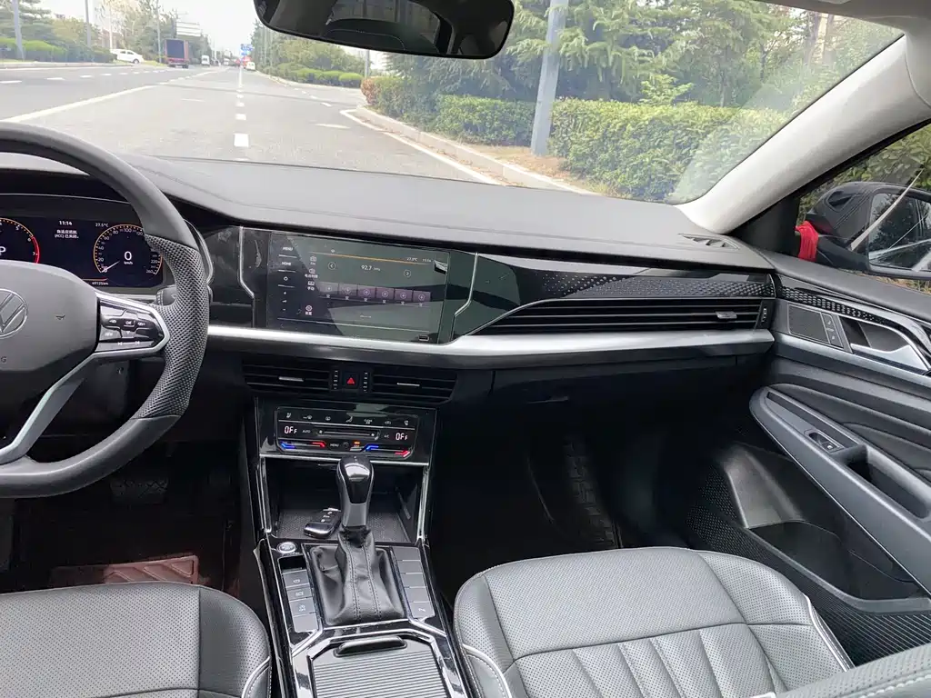 Volkswagen Passat — фото 18