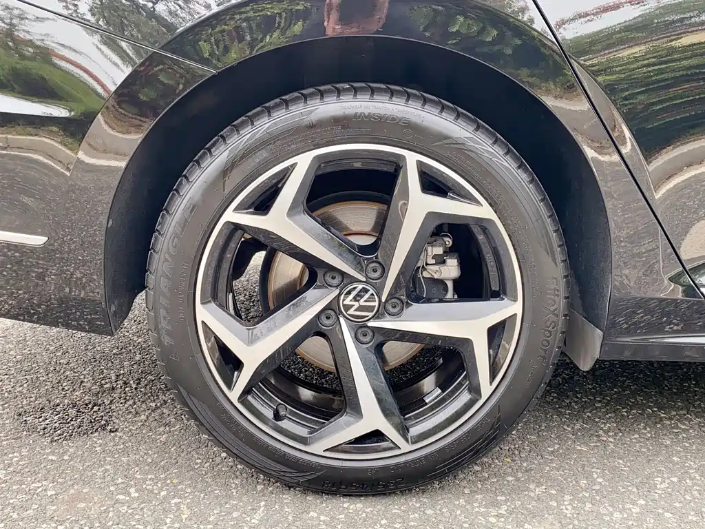 Volkswagen Passat — фото 20