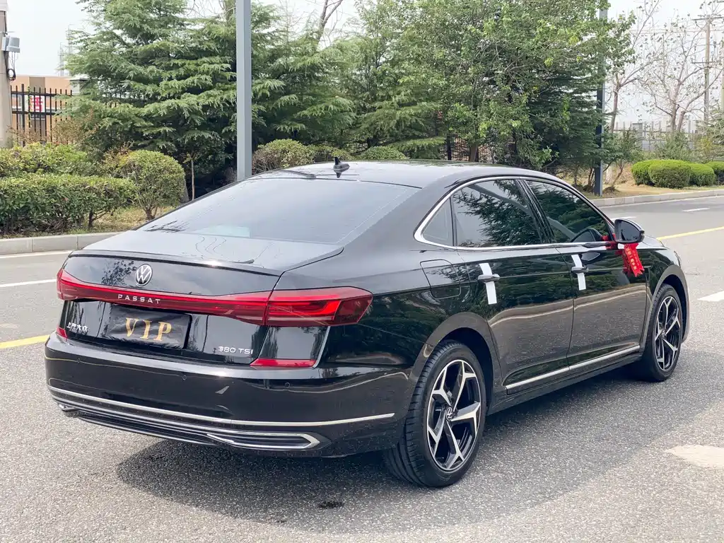 Volkswagen Passat — фото 5