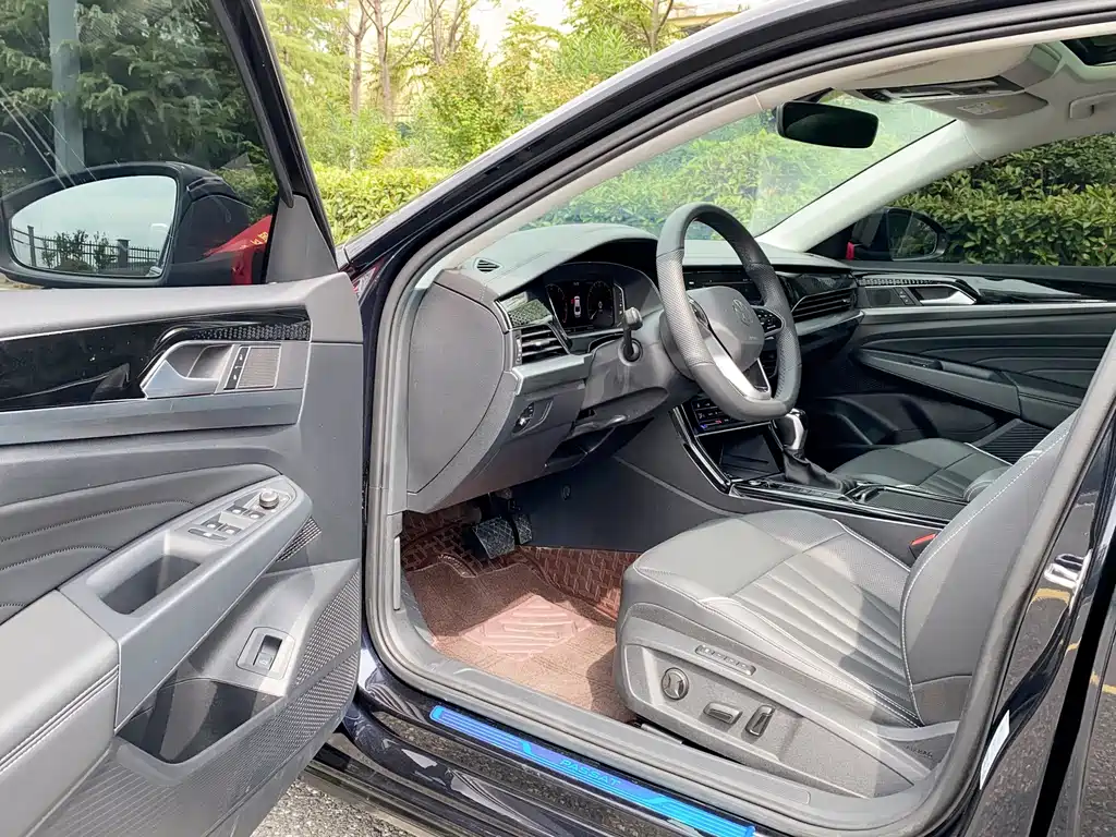 Volkswagen Passat — фото 10