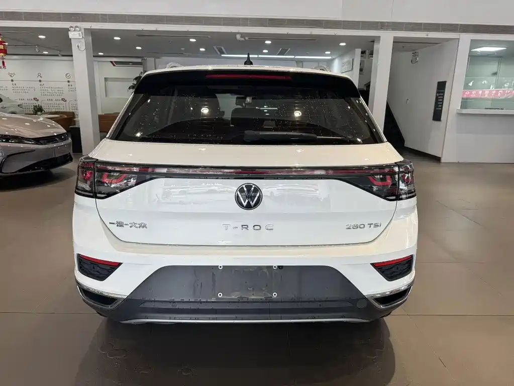 Volkswagen T-Roc — фото 5