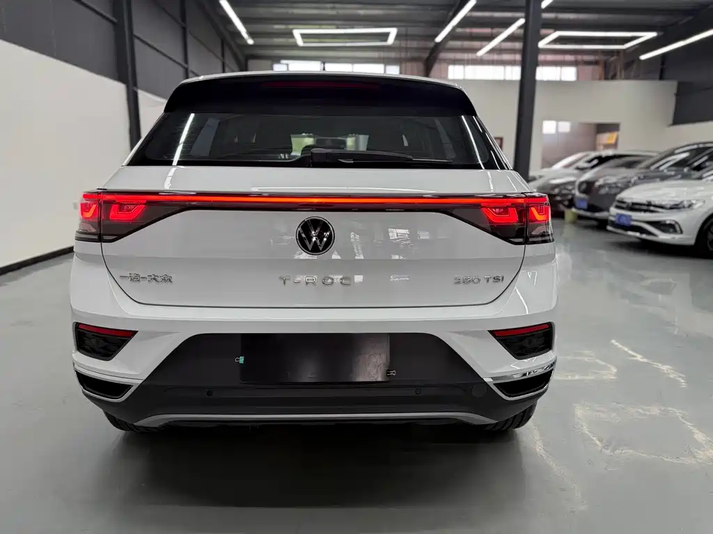 Volkswagen T-Roc — фото 5
