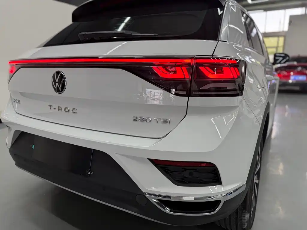 Volkswagen T-Roc — фото 6