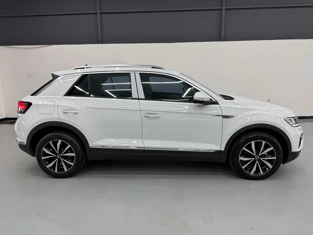 Volkswagen T-Roc — фото 8