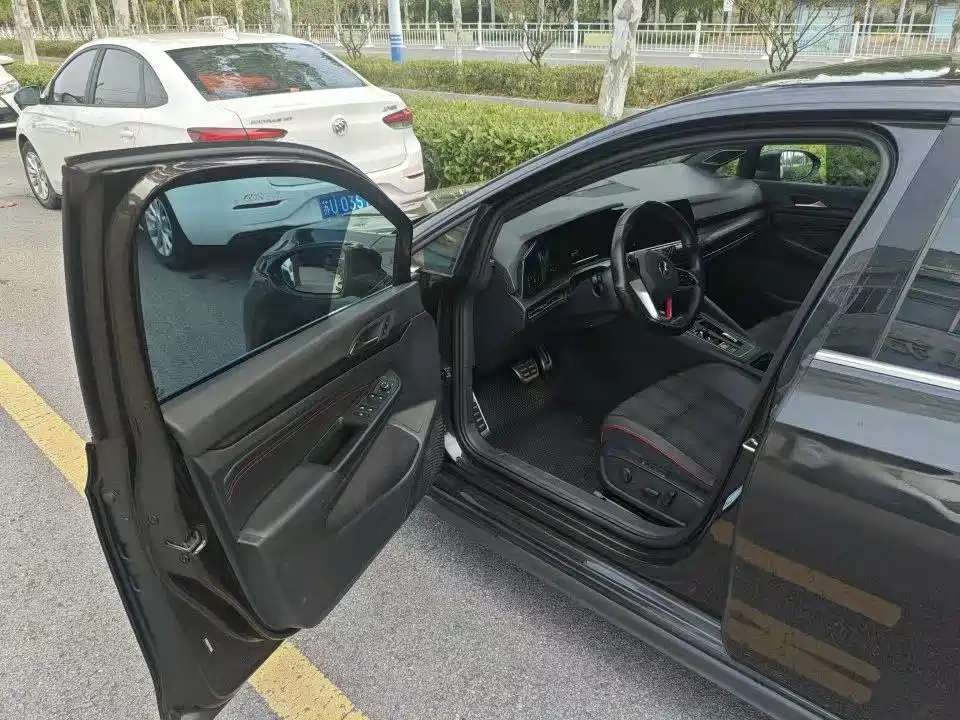 Volkswagen Golf GTI — фото 3