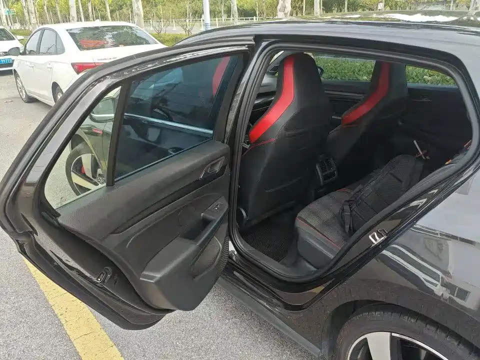 Volkswagen Golf GTI — фото 4
