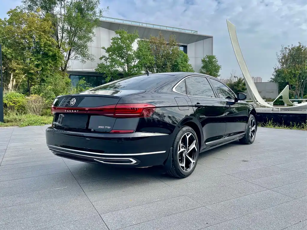 Volkswagen Passat — фото 20