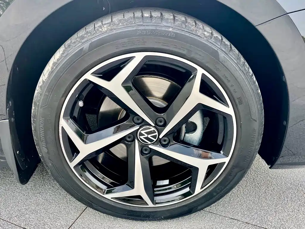 Volkswagen Passat — фото 24