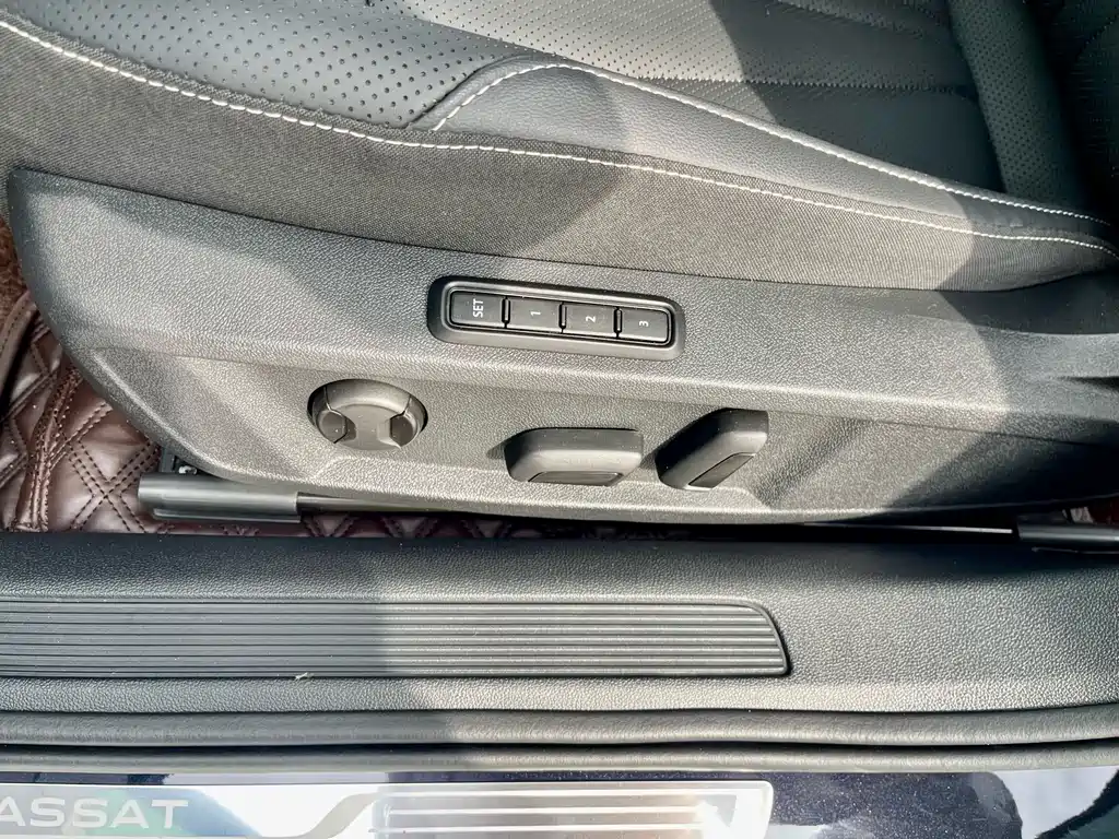 Volkswagen Passat — фото 8