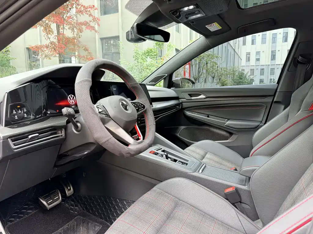 Volkswagen Golf GTI — фото 4