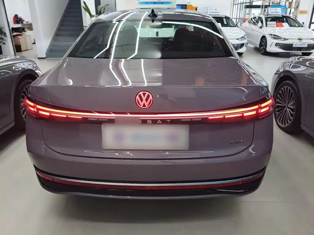 Volkswagen Passat — фото 6