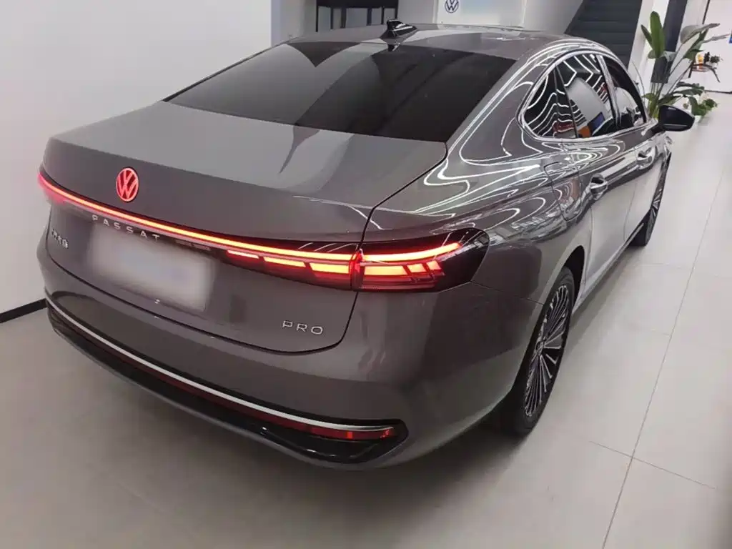 Volkswagen Passat — фото 7
