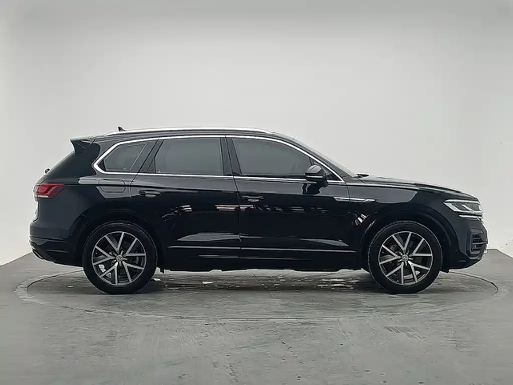 Volkswagen Touareg — фото 3