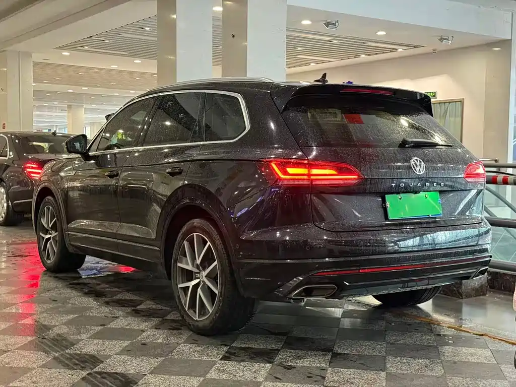 Volkswagen Touareg — фото 4