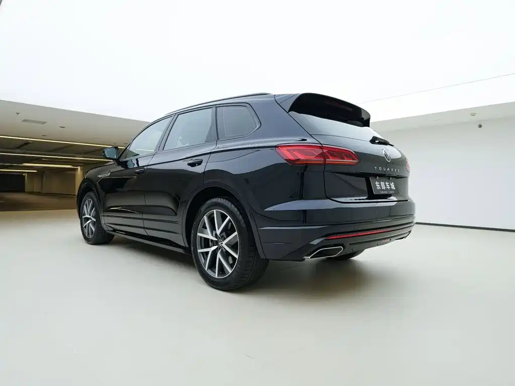 Volkswagen Touareg — фото 5