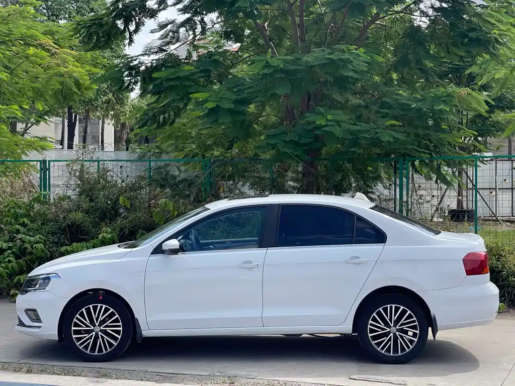Volkswagen Jetta — фото 3