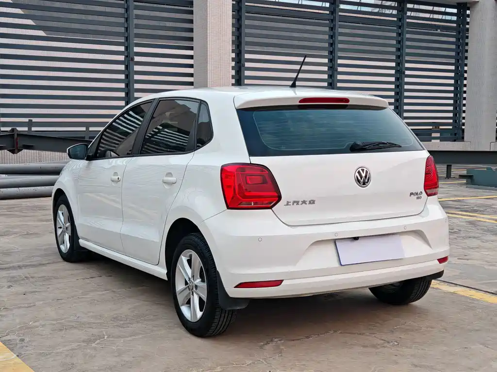 Volkswagen Polo — фото 5