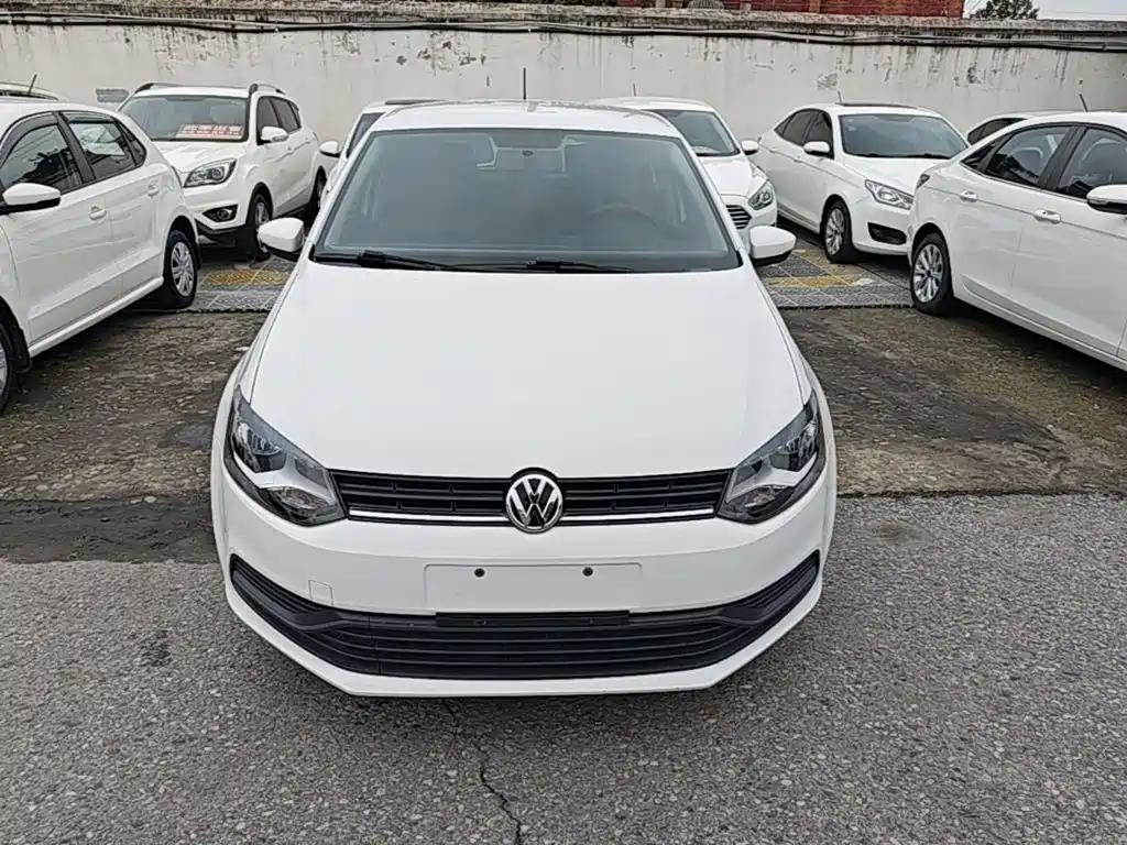 Volkswagen Polo — фото 3