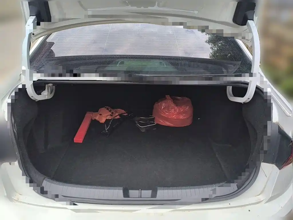 Volkswagen Sagitar — фото 10