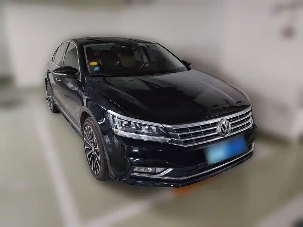 Volkswagen Passat — фото 24