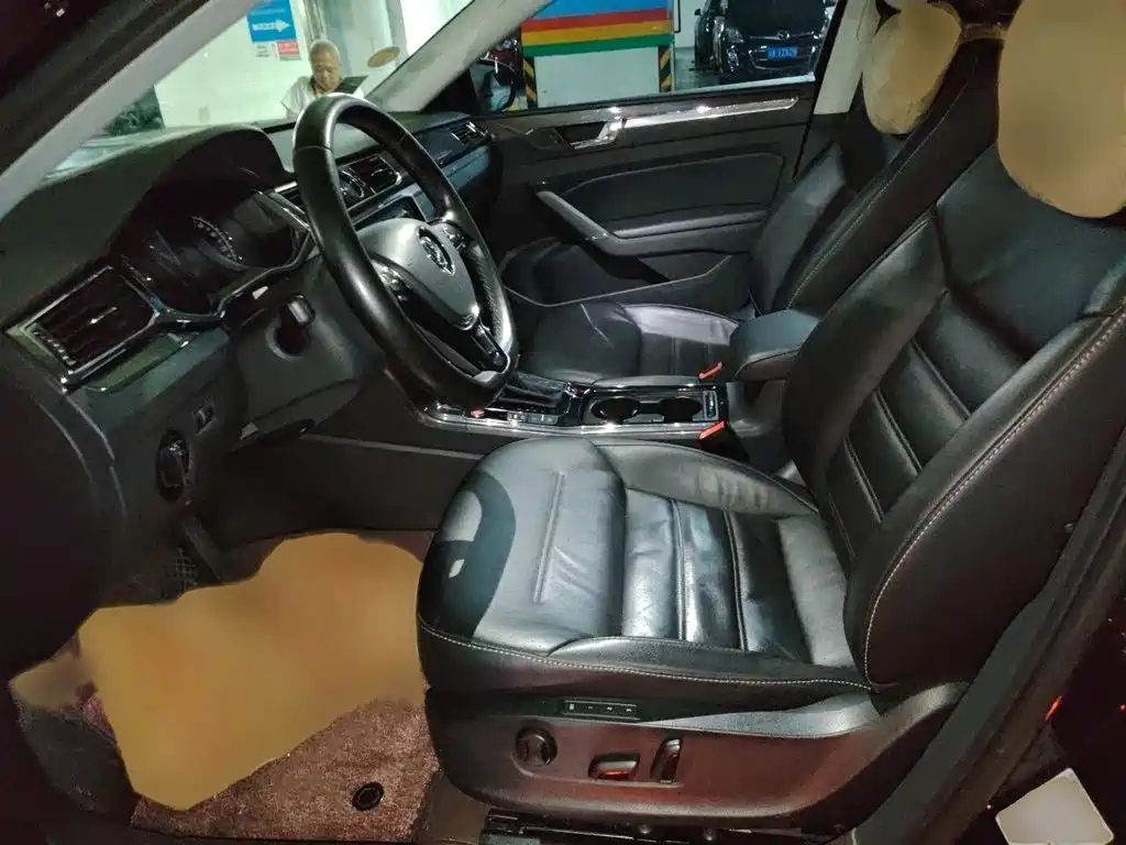 Volkswagen Passat — фото 8