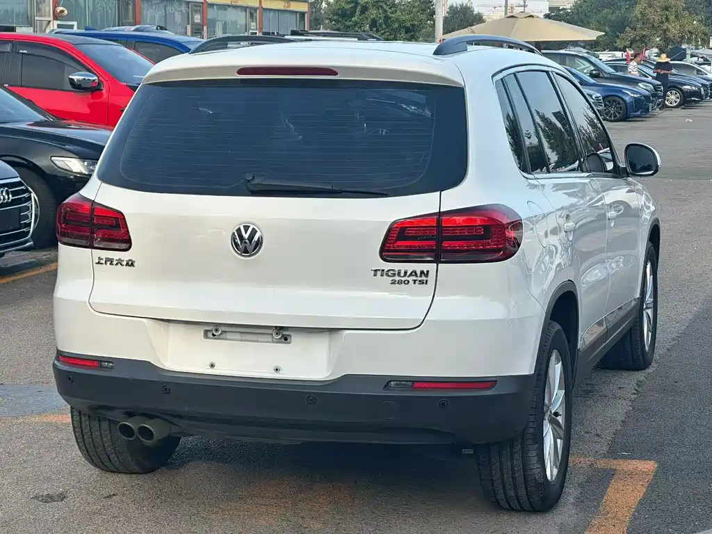 Volkswagen Tiguan — фото 3